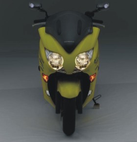 Новый скутер Honda Forza